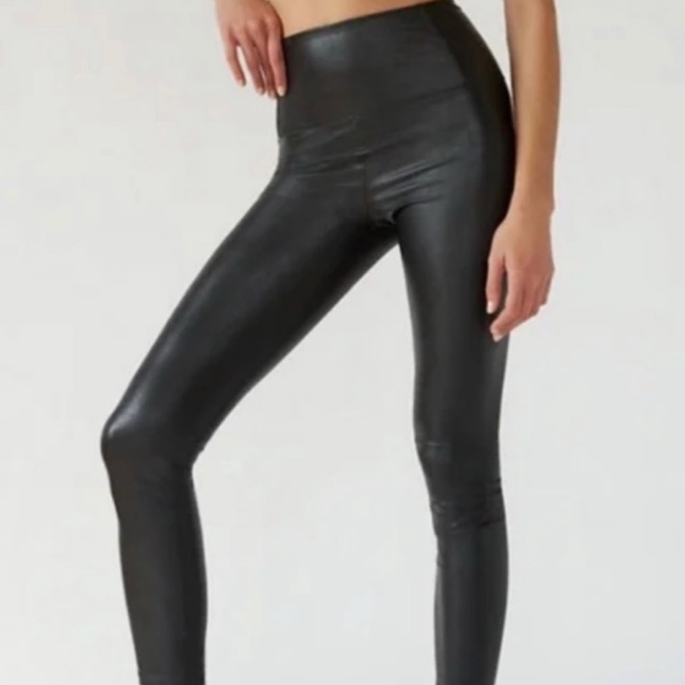 Wilfred Black High-Waisted Leggings with Glossy Finish